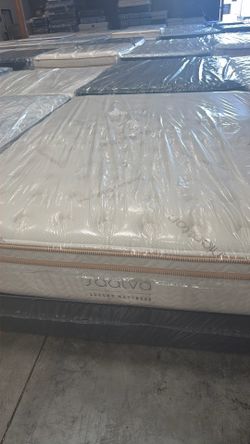Saatva Classic 11.5” Mattress