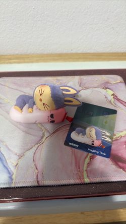 Pop Mart The Monsters 1:00AM  hugging time