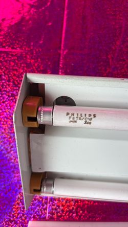 RV vintage fluorescen getaway t light Philips F8T5/CW Fluorescent Tube Light Fixture