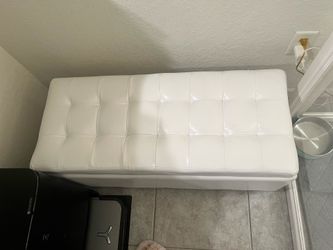 White ottoman