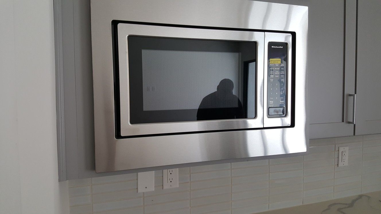 KichenAid Microwave Stainless Steel KMCS1016GSS1 with trim kit brand new