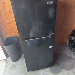 Magic Chef Refrigerator 