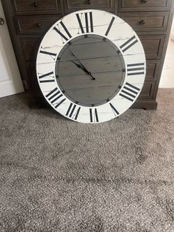 Decorative wall clock