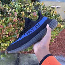 Yeezy 350 “Dazzline Blue” 