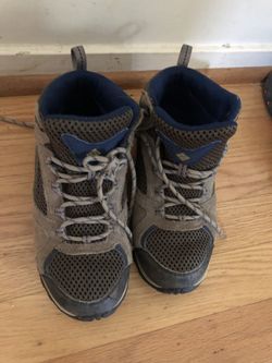 Columbia Kids Hiking Shoes Size 2