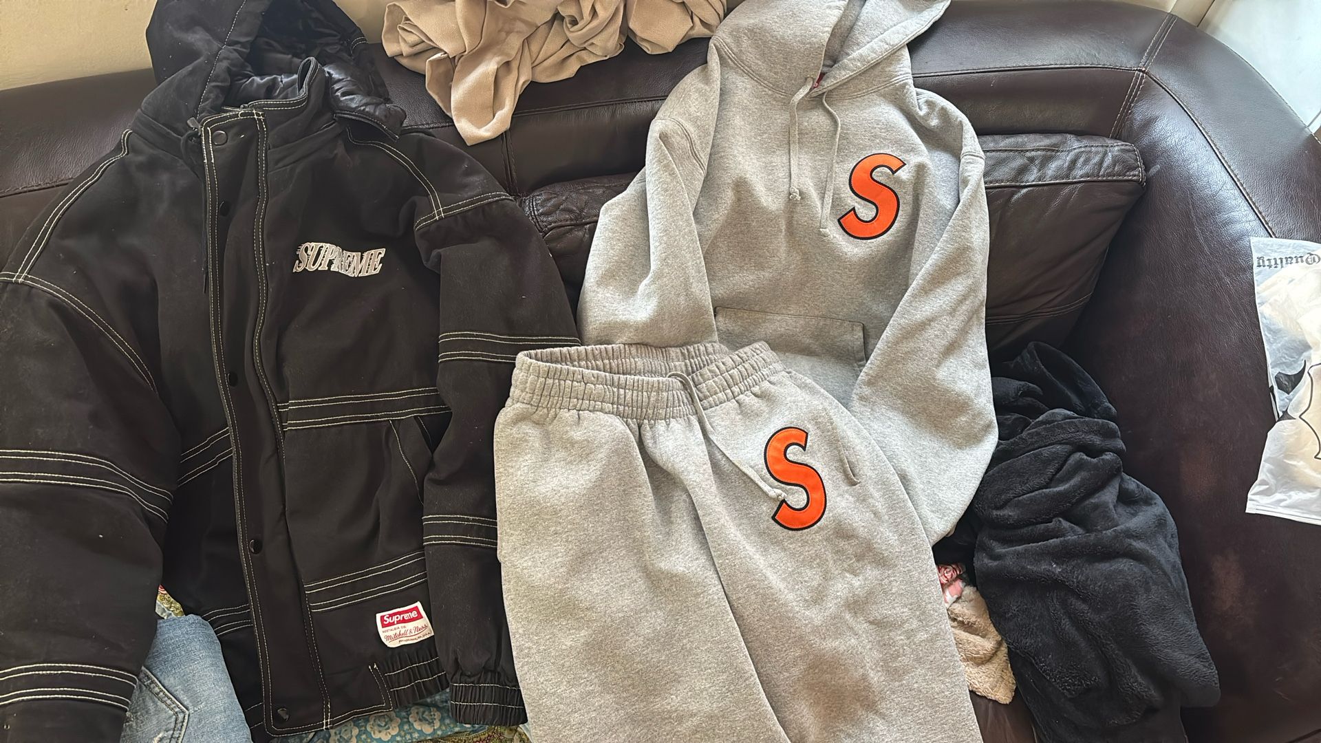 SUPREME BUNDLE ‼️‼️ (M)