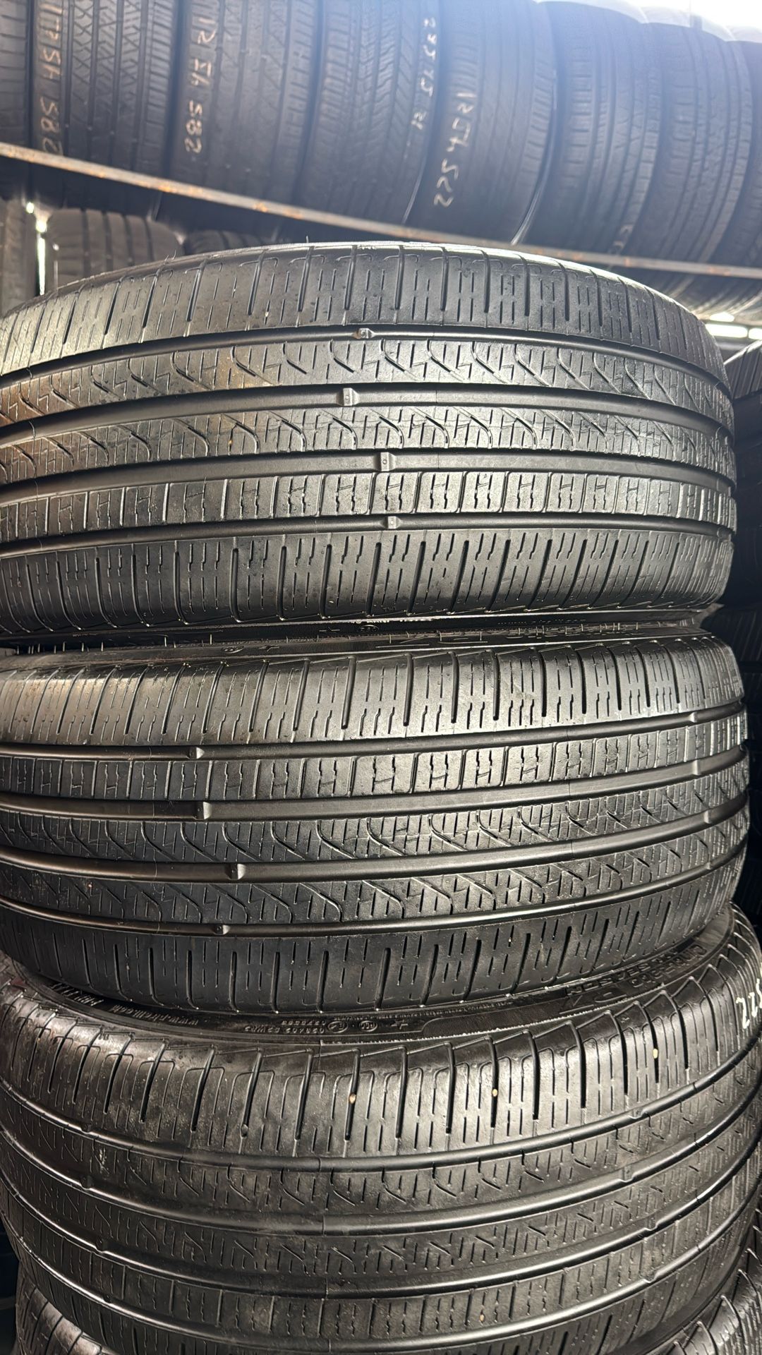 Used Tires 225 /40R 19 Pirelli Tires Run Flat
