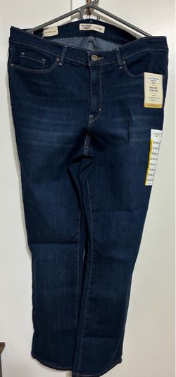 Women Levi Strauss mid rise straight jeans