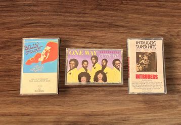 OLDIES OLD SCHOOL CASSETTES