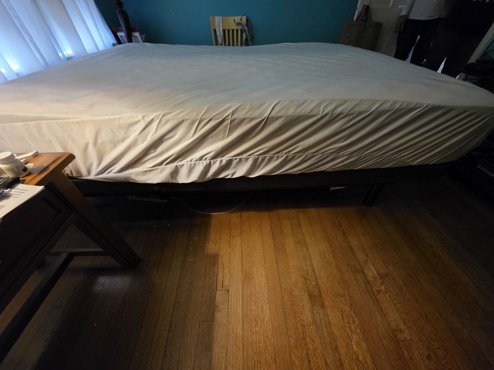 Beautyrest Smart Motion Base 1.0 Adjustable Queen Base