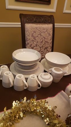 MIKASA OVERTURE FINE DINNERWARE