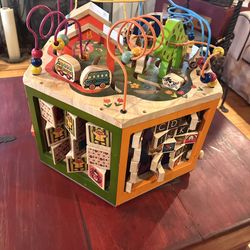 Kids X Large Battat Curio City Wooden Activity Cube With 7 Cubes 