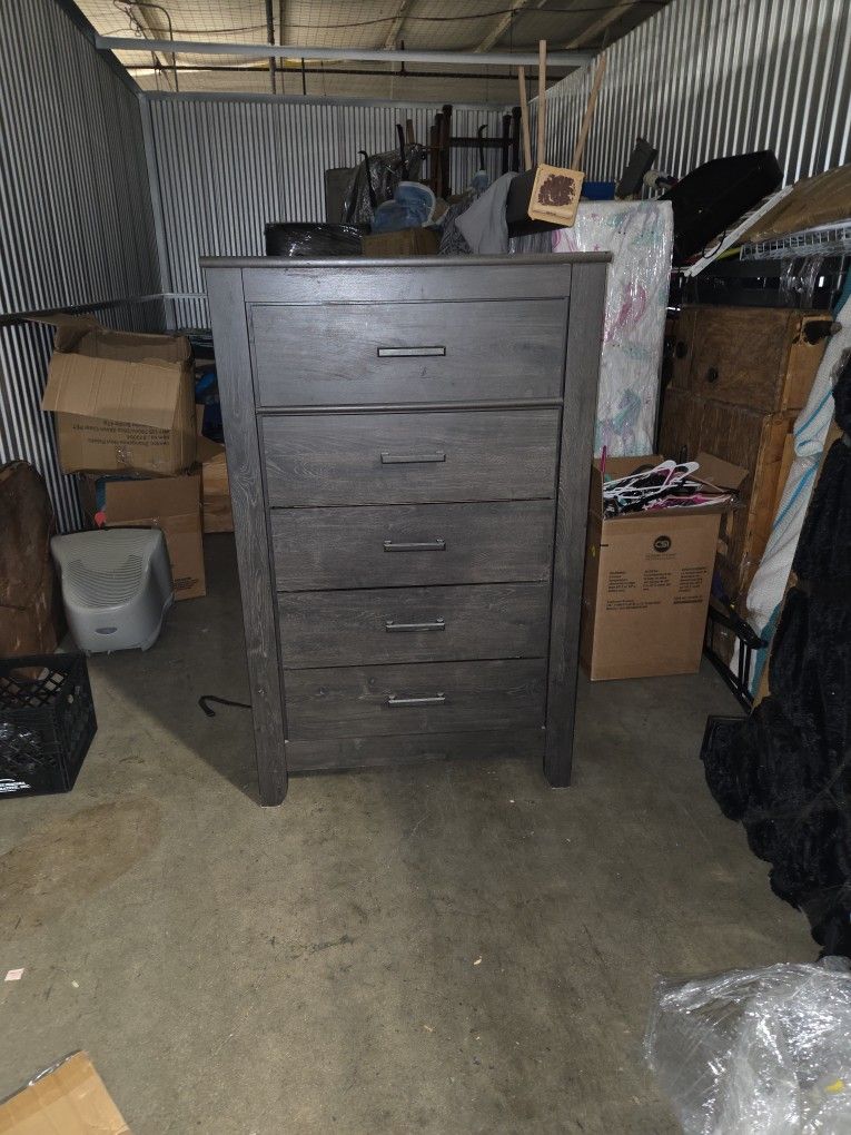 Brinxton Chest Drawer