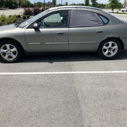 2003 Ford Taurus