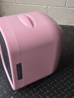Personal Chiller Cosmetic Cooler Fridge w/Mirror