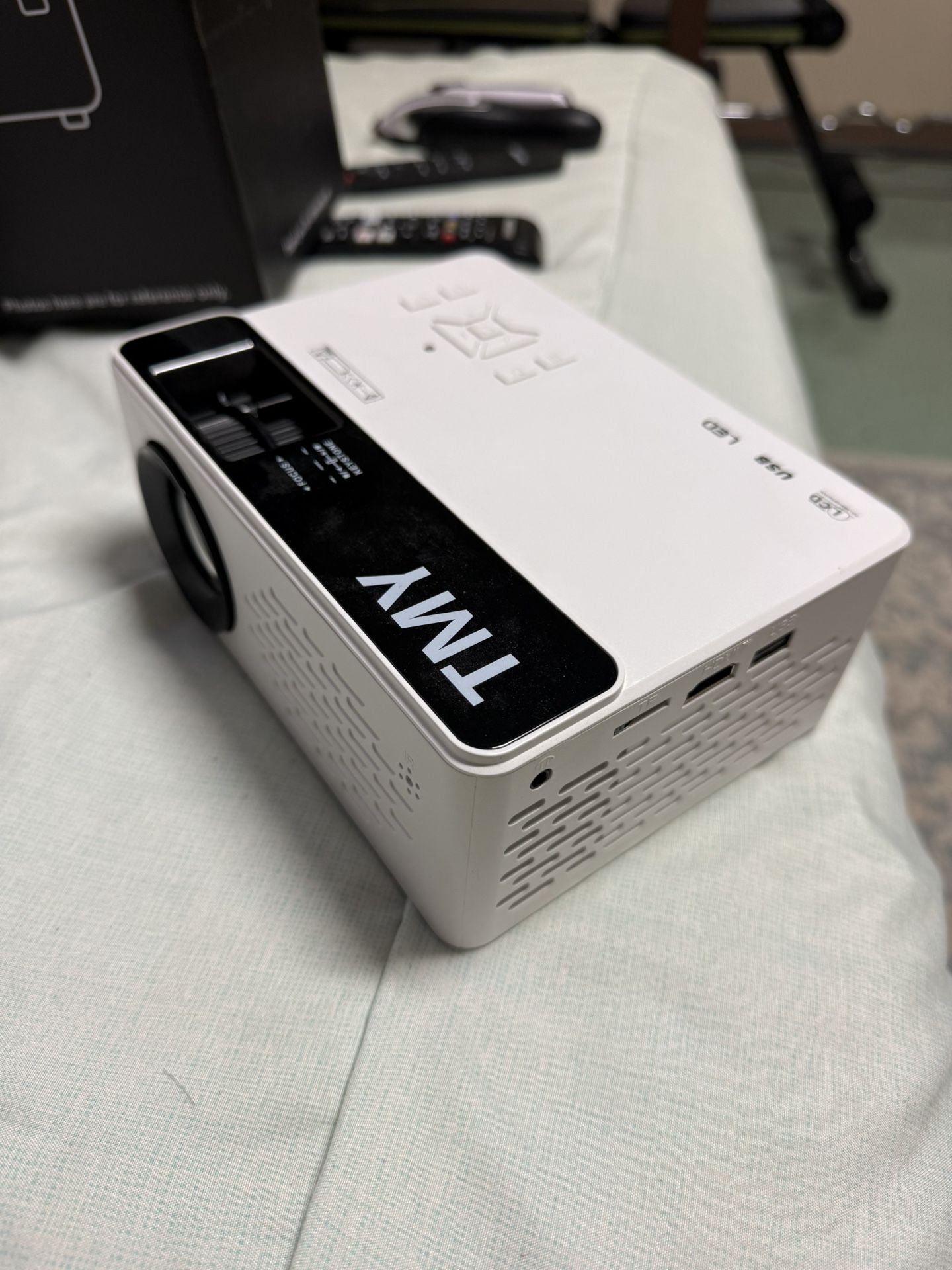TMY mini Projector