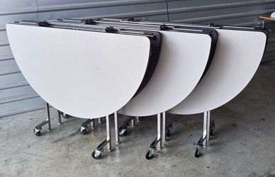 60" Round Folding Tables