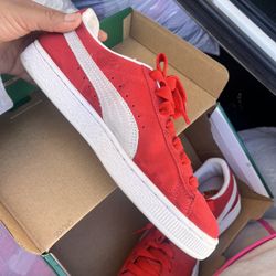 PUMAS USED GREAT CONDITION SIZE 6.5 Y