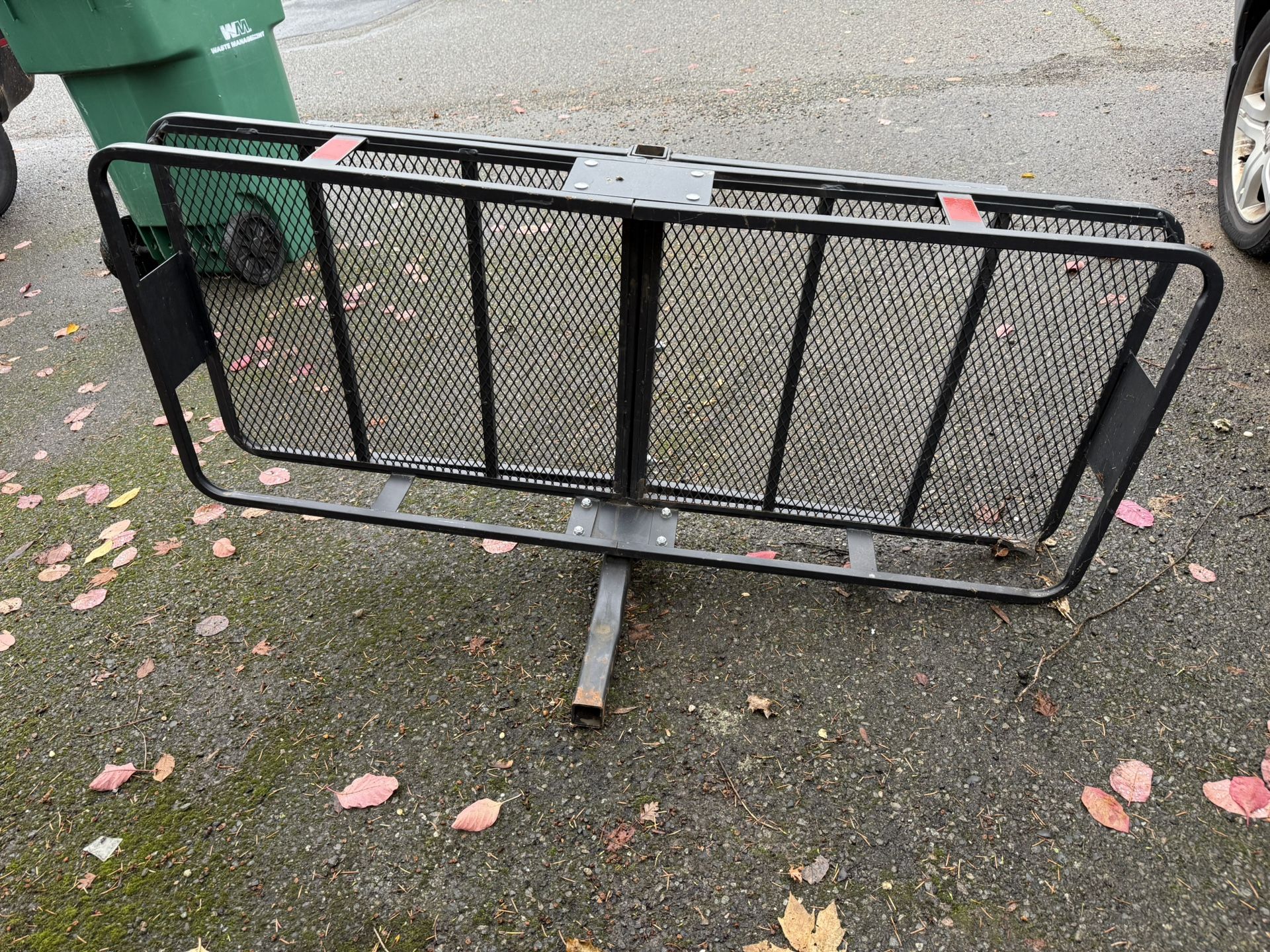 Folding Hitch Basket