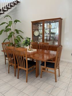 Complete 8-Piece Wood Dining Room Set – Table, 6 Chairs & Matching Display Cabinet