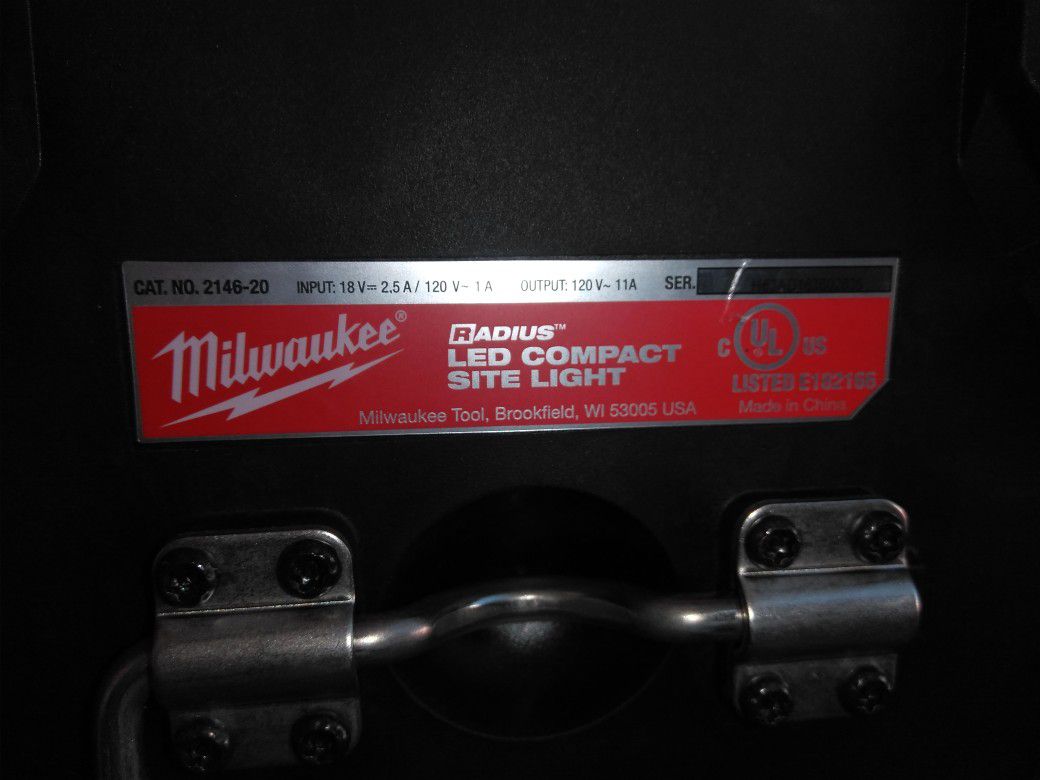 Milwaukee M18 ONE-KEY 18-Volt Lithium-Ion Cordless 4400-Lumen RADIUS LED  Compact Site Light (Tool-Only) for Sale in Anaheim, CA OfferUp