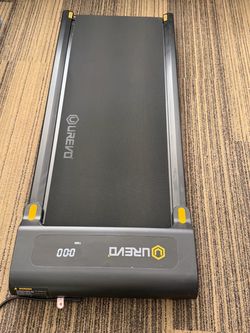 Walking pad/treadmill with remote