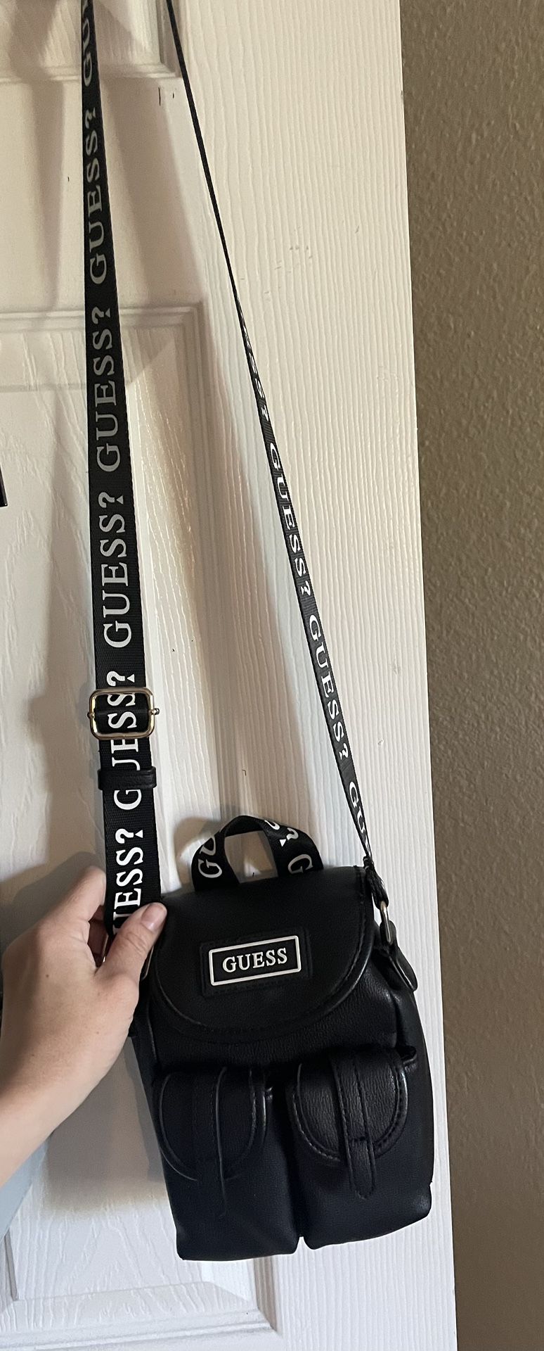 Guess Mini Cross Body Purse Black/white