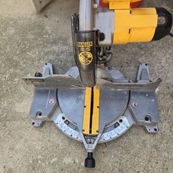 Dewalt Compound MITER Saw