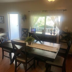 Dining Table And 6 Chairs/Leaf