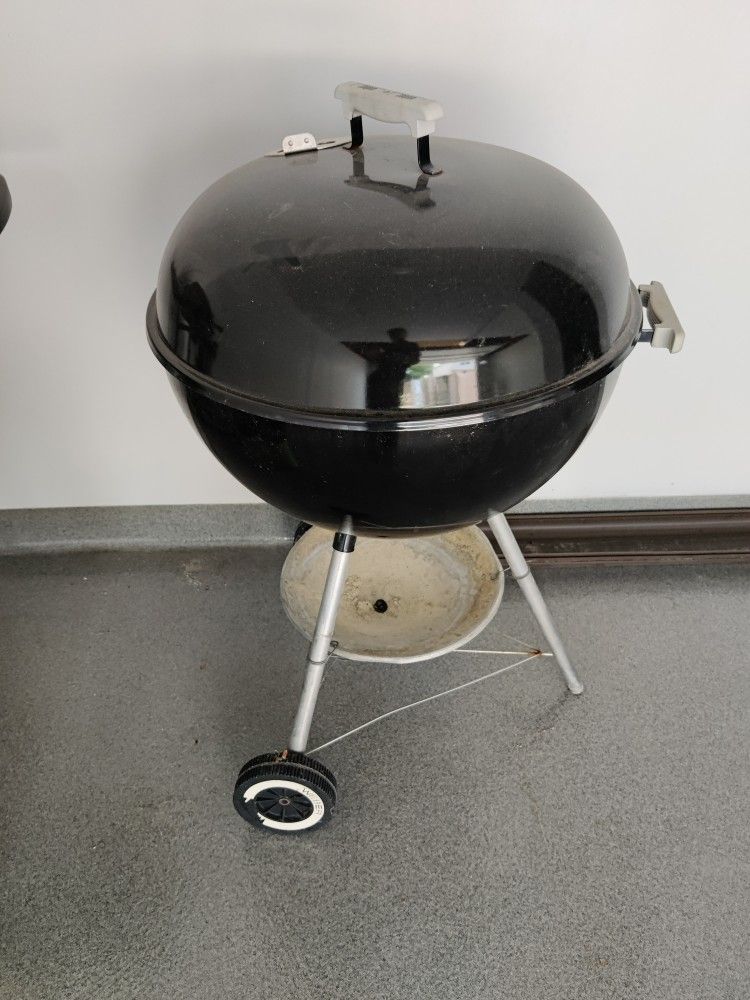 22" Weber Charcoal Grill BBQ