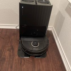 Like New Roborock Q Revo Robot 