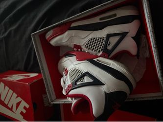 Jordan 4s retro (GS)