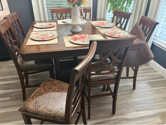 Dining  table and 8 chairs
