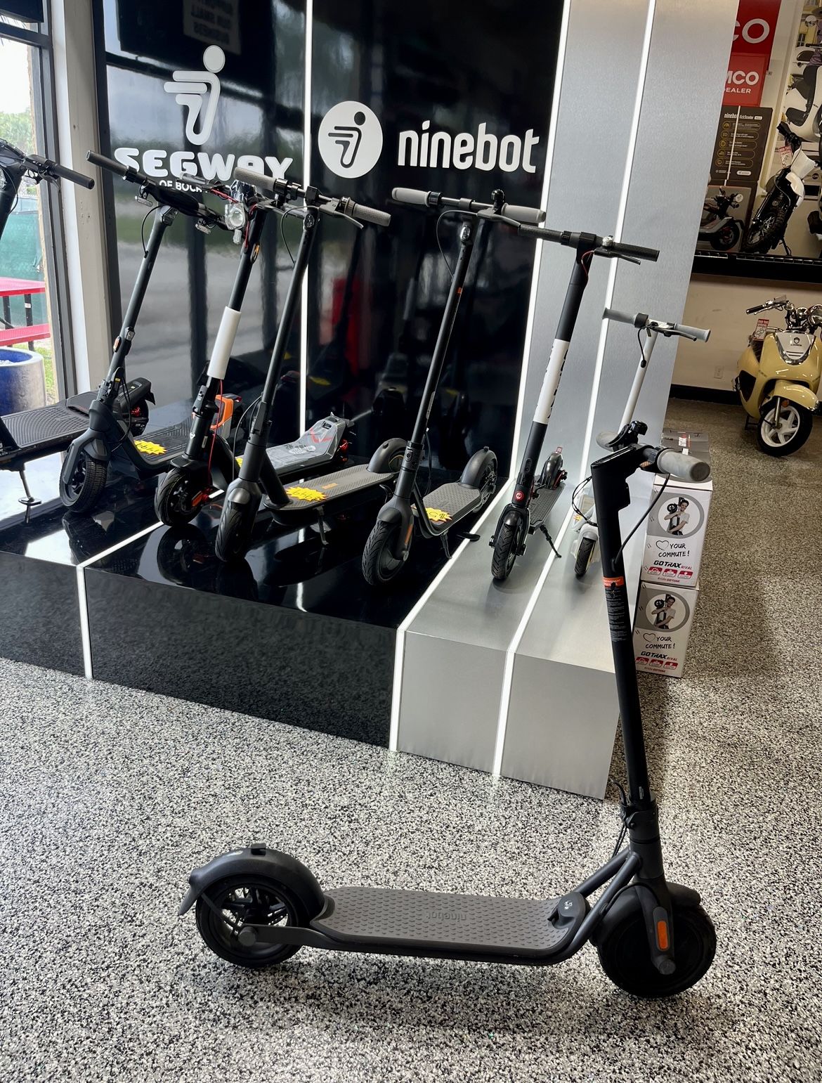 SEGWAY NINEBOT F25 ELECTRIC SCOOTER * Excellent Condition! * Works Perfect!