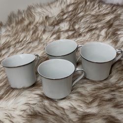 4 pc International Fine China of Japan , 6035 Cup