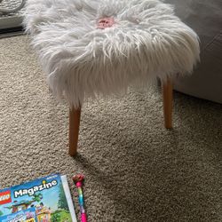 Free Chair Ottoman 