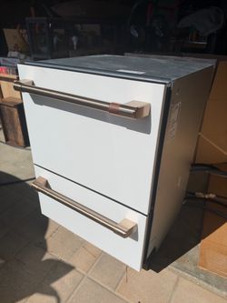 Café 24” Double Drawer Dishwasher – Matte White