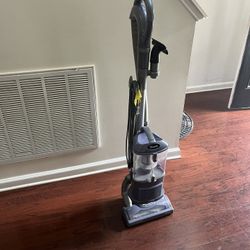 Shark Navigator LiftAway Vaccum Cleaner 