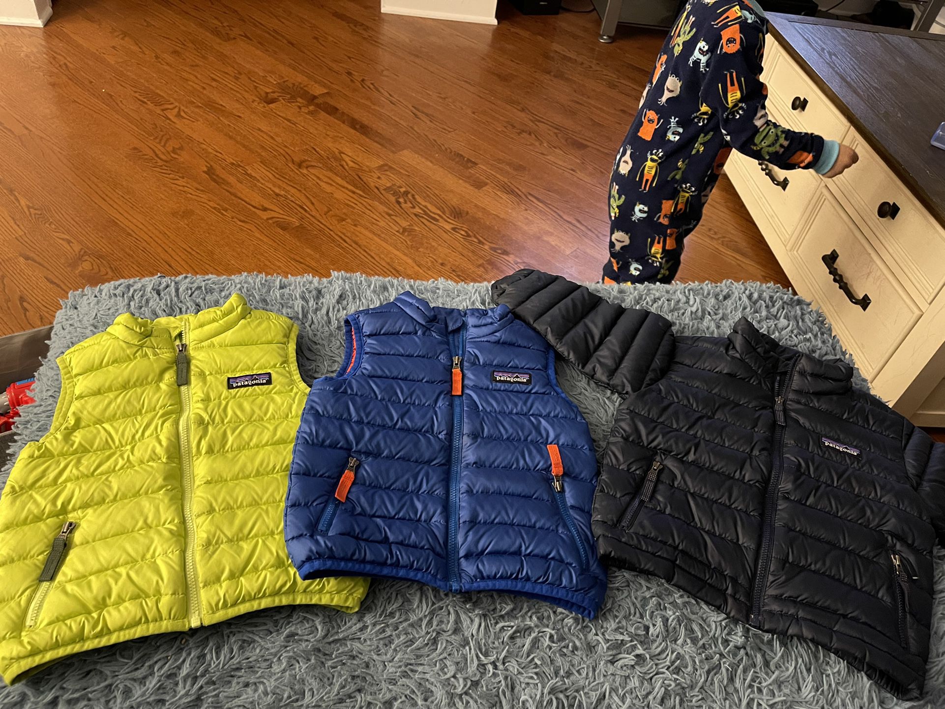 Patagonia, Size 2T, Perfect Conditions, Worn Once ! BLACK ONE HAS SOLD! 