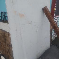 Hard tunnel for a full size truck needs paint but couldn't solid