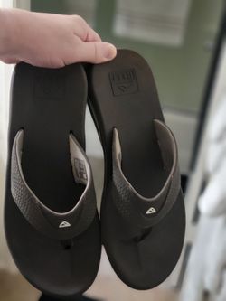 LIKE NEW MENS REEF SANDLES (SZ 12)  (cloud foam soft)