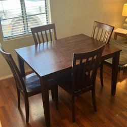 Kitchen Table w/ 4 Chairs