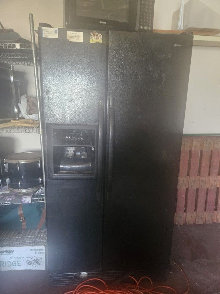 Kenmore French Door Refrigerator W/ Ice/ Water Door