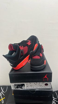 Air Jordan 4 Retro Red Thunder Size 8.5