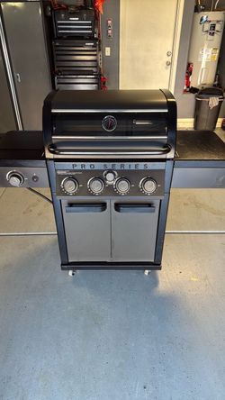 Member’s Mark Pro Series 4-Burner Gas Grill with Thermostatic Control
