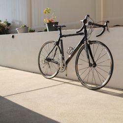 Medium (54cm) Look 555 Shimano 105 10 Speed (Carbon)