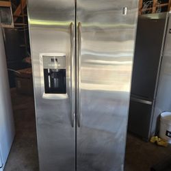 Refrigerator 