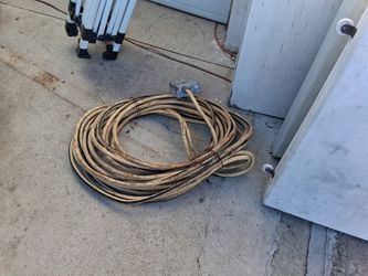 Electrical Cord 3 Face To A Regular Outlet