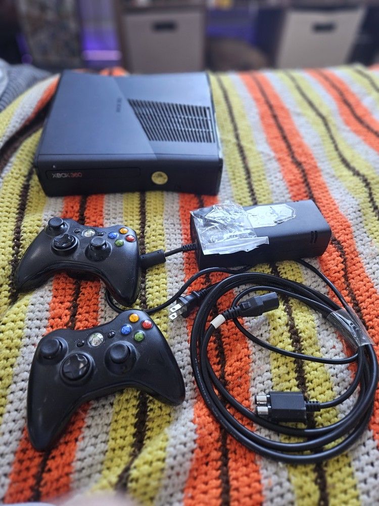 Xbox 360 + Accessories & Games
