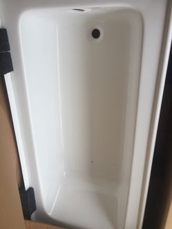 60x 30 right hand tub new